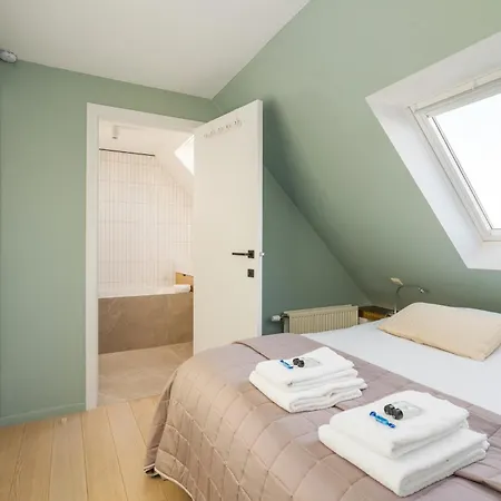 Stijlvol & Lichtrijk Penthouse App Met Parking Apartment